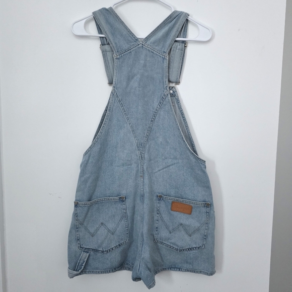 NWT Wrangler Bib Shorts Overalls XS Blue Jean W29QFH17J Tubble Blue Casual - Picture 6 of 15